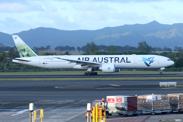 Boeing 777-300ER Air Austral	