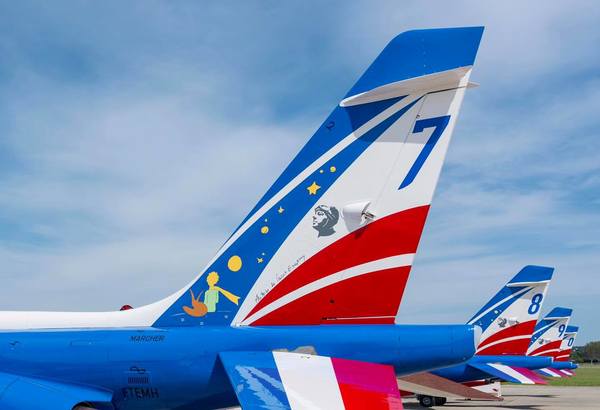 Patrouille de France rend hommage à Antoine de Saint Exupéry Patrouille de France rend hommage à Antoine de Saint Exupéry