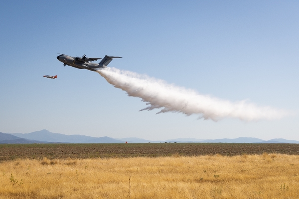 Airbus A400M en Bombardier d'eau