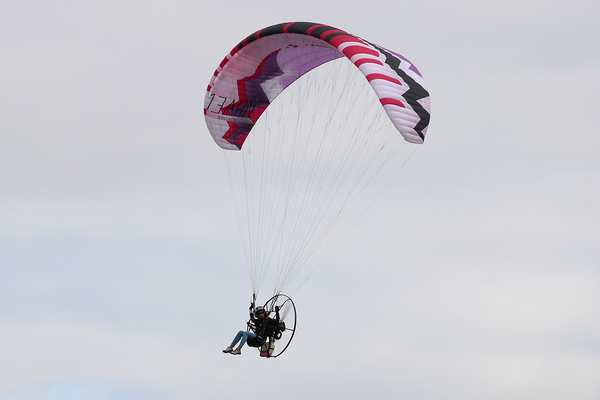 Mondial de l'ULM : l'équipe de France de paramoteurs fait le show 