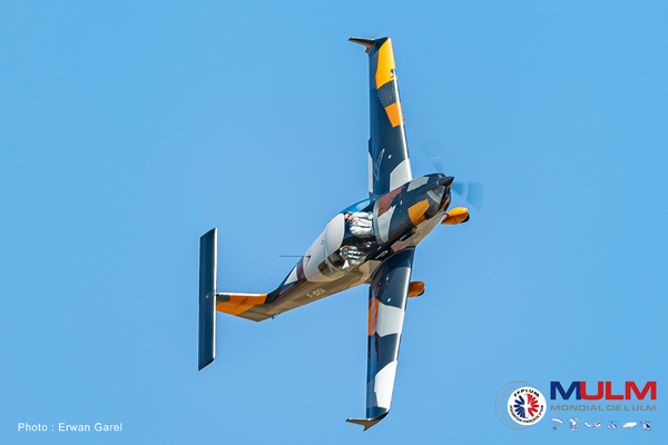 Démo en vol de l’ULM DV-1 Skylark de Dova Aircraft lors du Mondial de l'ULM 2022 à Blois