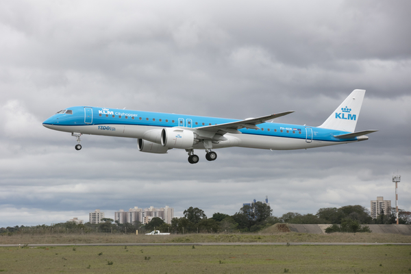 1700e E-JET d'Embraer livré à la compagnie KLM Cittyhopper