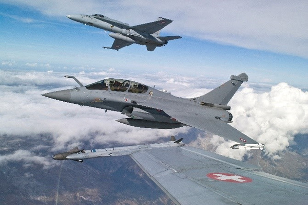 Rafale français et F18 suisse