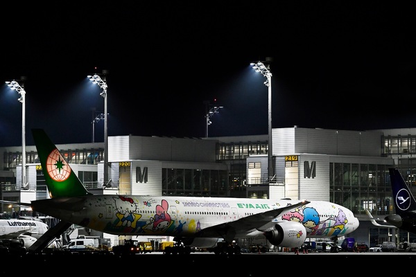 Premier vol d'EVA AIR vers Munich 