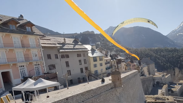 Jean-Baptiste Chandelier a dévoilé sa toute nouvelle vidéo "Skytex"