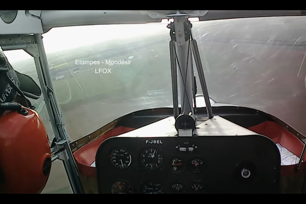 Atterrissage à l'aérodrome d'Etampes (LFOX) en ULM 3 axes