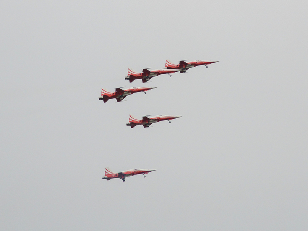 70 ans de la Patrouille de France : Démonstration de la Patrouille Suisse à Salon-de-Provence