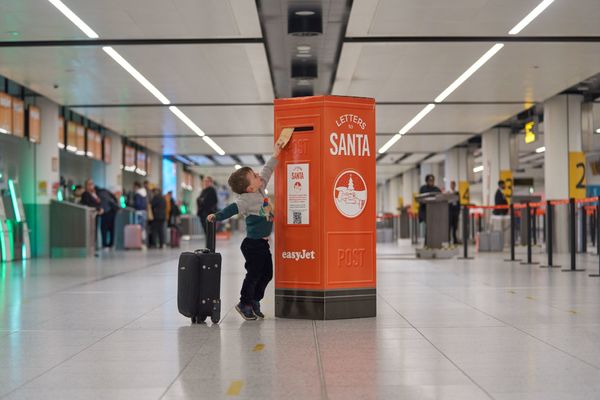 easyjet lance un service permettant aux enfants d'envoyer leurs lettres au Père Noël.