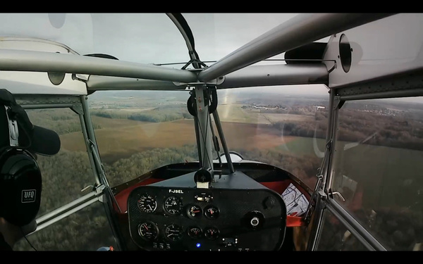 Atterrissage en Nynja à La Ferté-Alais, test casque A28 UFQ