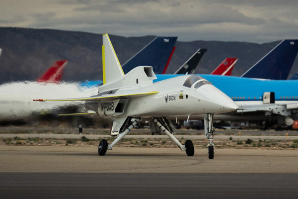 Le démonstrateur XB-1 prend son envol pour la première fois