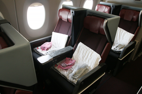 Premium Eco / Airbus A350-1000 / JA01WJ / Japan Airlines