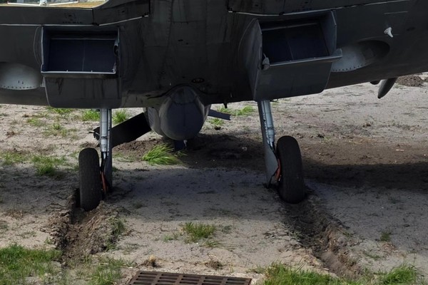 incident du Supermarin Spitfire Mk XIV Aero Vintage Academy	