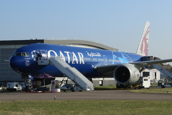 Boeing 777-300 Qatar Airways livrée "Champions League"