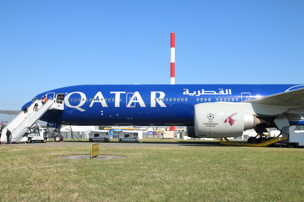 Boeing 777-300 Qatar Airways livrée "Champions League"