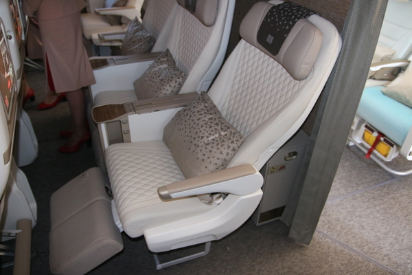Airbus A350 Emirates -premium eco Airbus A350 Emirates -premium eco