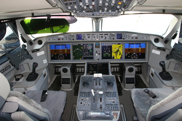 cockpit Airbus A220-300 jetBlue