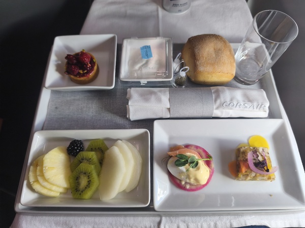 A la découverte de l'Airbus A330neo Corsair / Business Class / Repas / A la découverte de l'Airbus A330neo Corsair / Business Class / Repas /