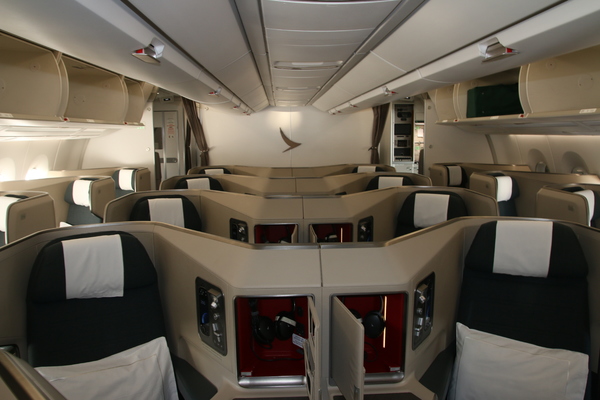 Cathay Pacific célèbre 40 ans de liaison entre la France et Hong Kong