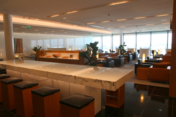 Cathay Pacific célèbre 40 ans de liaison entre la France et Hong Kong