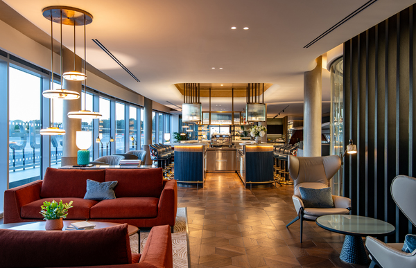 Flexjet inaugure un terminal privé exclusif de 34 millions de dollars à l'aéroport de Farnborough Flexjet inaugure un terminal privé exclusif de 34 millions de dollars à l'aéroport de Farnborough