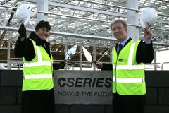 Pose de la première brique de l'usine de Bombardier à Belfast