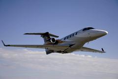 Embraer Phenom 300 en vol