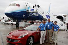 Boeing 787 et Ferrari au salon du Bourget 2011