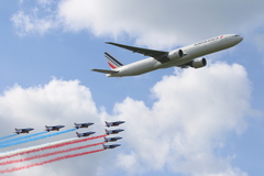 Meeting Cerny-La Ferté Alais 2017 : 777 Air France et Patrouille de France