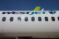 Bombardier Q400 WestJet Encore