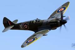 Spitfire Mk XIV basé à l'aérodrome de Cerny -  La Ferté-Alais