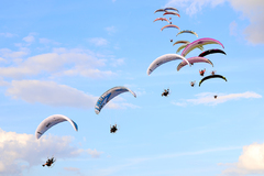 Mondial de l'ULM : l'équipe de France de paramoteurs fait le show Mondial de l'ULM : l'équipe de France de paramoteurs fait le show