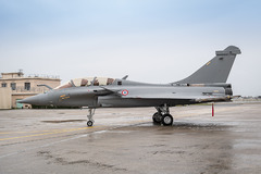 La Direction générale de l’armement (DGA) a réceptionné le 29 décembre 2022 le Rafale biplace B359 sur le site de Dassault Aviation à Mérignac (Gironde).