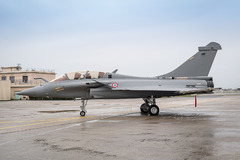 La Direction générale de l’armement (DGA) a réceptionné le 29 décembre 2022 le Rafale biplace B359 sur le site de Dassault Aviation à Mérignac (Gironde). La Direction générale de l’armement (DGA) a réceptionné le 29 décembre 2022 le Rafale biplace B359 sur le site de Dassault Aviation à Mérignac (Gironde).