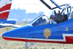 Cdt Alexandre Richard, charognard de la Patrouille de France, avant la démo aux JOP de la base aérienne 125 d'Istres