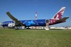 Boeing 777-300 Qatar Airways livrée "Champions League"