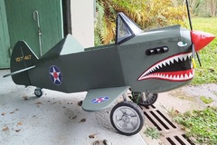 Curtiss P-40 à pédales : une nouvelle création artisanale signée Philippe B.