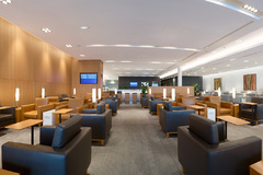 Cathay Pacific dévoile un salon rénové à l'aéroport Paris Charles de Gaulle