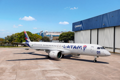 LATAM Airlines Brazil reçoit son tout premier Embraer E195-E2