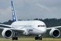 Le Boeing 787-8 au roulage à Farnborough