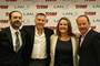 Mauricio Rolim Amaro, VP du conseil d'administration de TAM, Enrique Cueto, PDG de LAN, Maria Claudia Amaro, présidente du conseil d'administration de TAM et Ignacio Cueto, PDG de LAN. Mauricio Rolim Amaro, VP du conseil d'administration de TAM, Enrique Cueto, PDG de LAN, Maria Claudia Amaro, présidente du conseil d'administration de TAM et Ignacio Cueto, PDG de LAN.