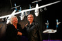 Burt Rutan (à droite) en compagnie de Richard Branson Burt Rutan (à droite) en compagnie de Richard Branson