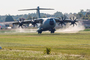 Airbus A400M piste en herbe