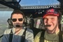 Un jeune pilote dessine un 2023 avec un ULM